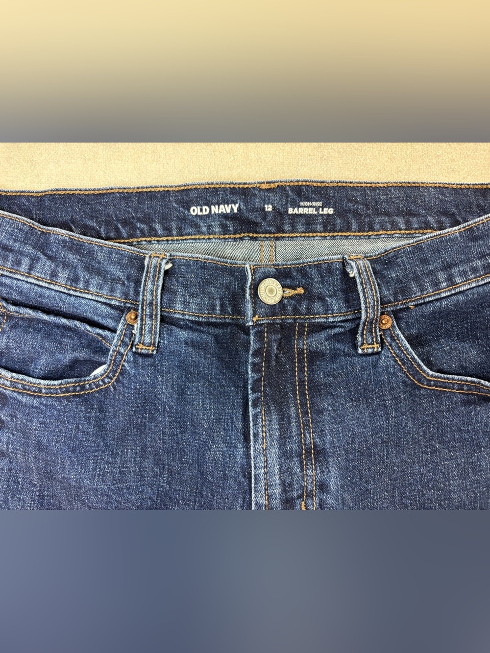 Old Navy High Rise Barrel Leg Jeans Womens 12 Cropped Medium Wash Denim - Picture 7 of 7